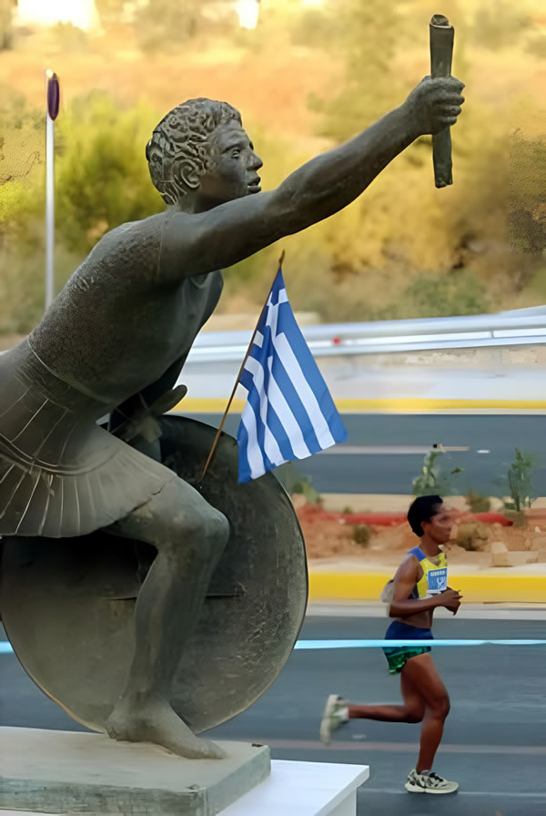 Статуя воину Фидиппид, первым пробежавший марафонскую дистанцию